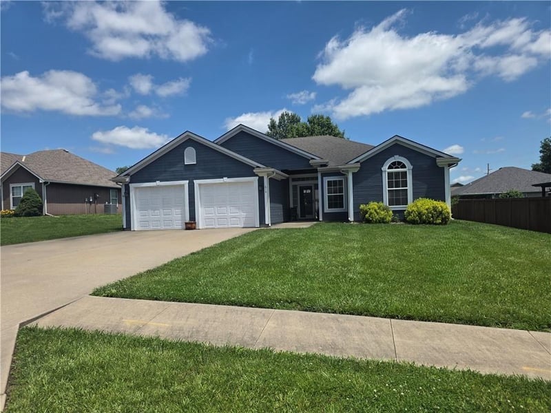 614 Connor St, Odessa, MO 64076