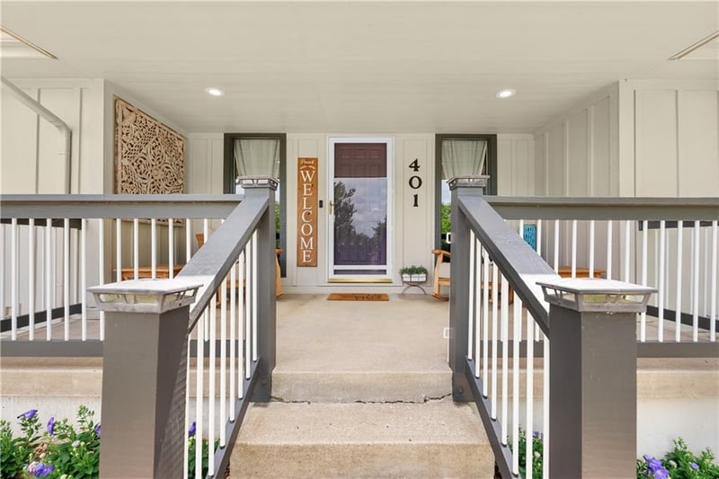 401 NE Landings Dr, Lee's Summit, MO 64064