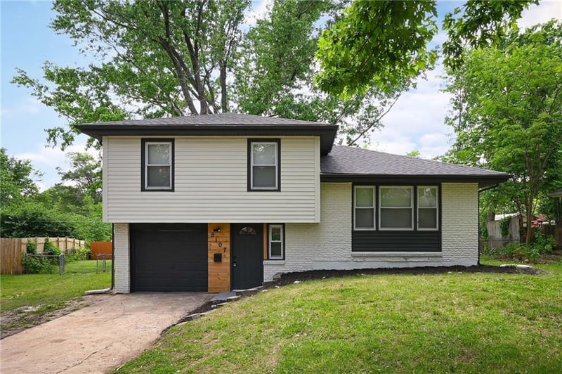 8107 E 91st Ter, Kansas City, MO 64138