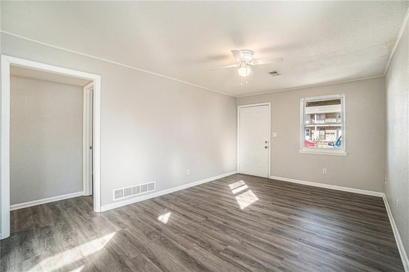 3552 Lynn St, Independence, MO 64055