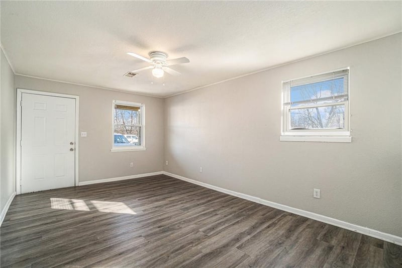 3552 Lynn St, Independence, MO 64055