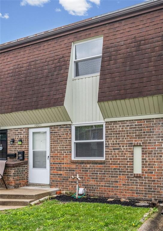 10011 52nd St, Merriam, KS 66203