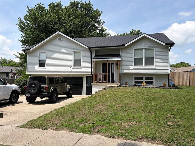 112 101st Ter, Kansas City, MO 64155