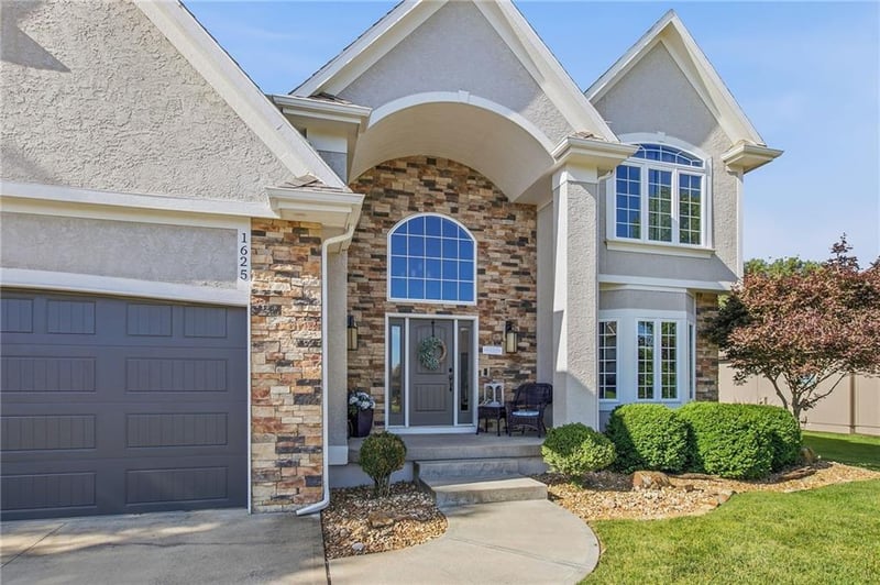 1625 Shadow Valley Dr, Lee's Summit, MO 64064