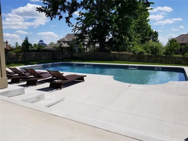 1625 Shadow Valley Dr, Lee's Summit, MO 64064