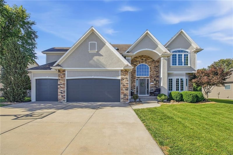 1625 Shadow Valley Dr, Lee's Summit, MO 64064