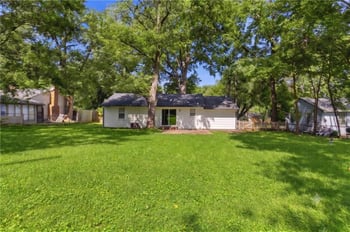 10515 Palmer Ave, Kansas City, MO 64134