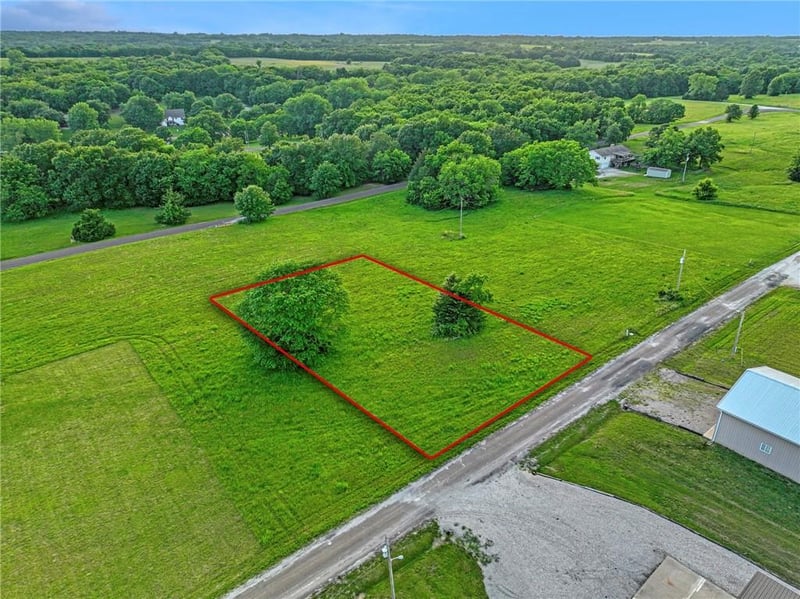 SU Lot 2511 Gulfstream Dr, Gallatin, MO 64640