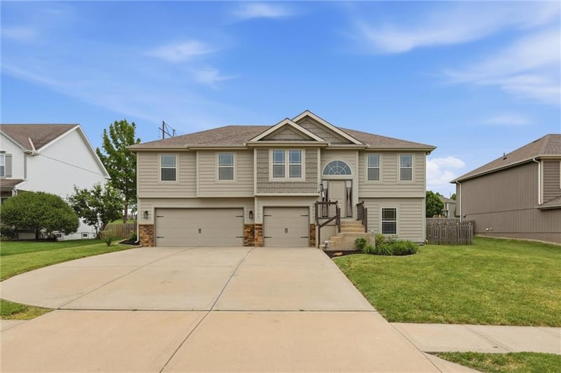11208 Manchester Ave, Kansas City, MO 64157