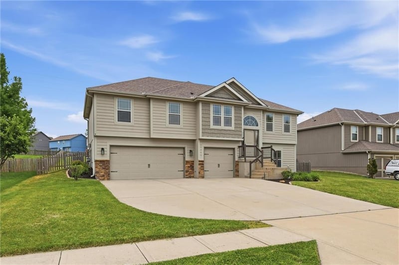 11208 Manchester Ave, Kansas City, MO 64157