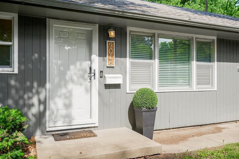 9016 Main St, Kansas City, MO 64114
