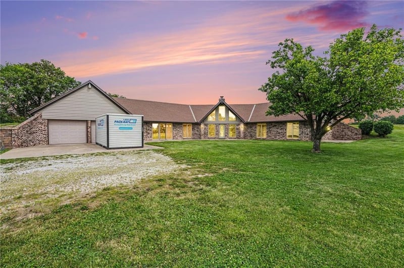 2946 204th St, Trimble, MO 64492