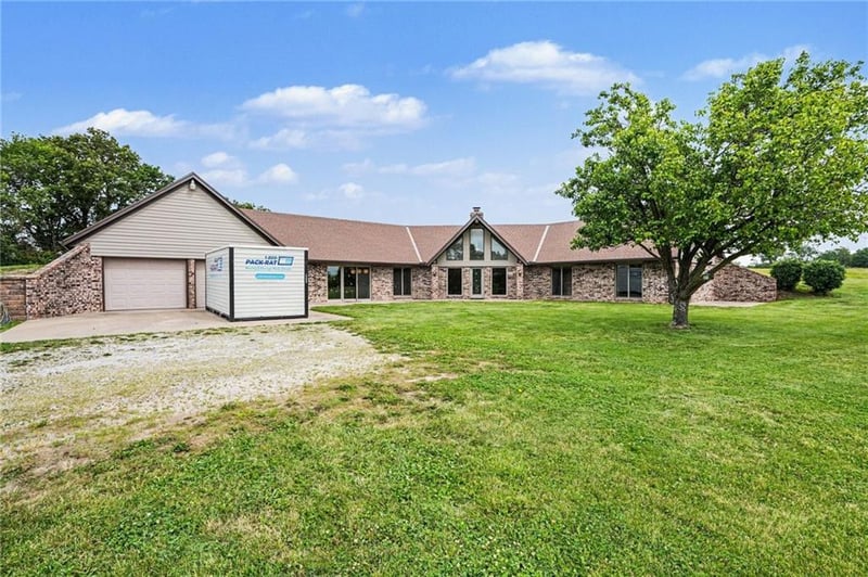 2946 204th St, Trimble, MO 64492