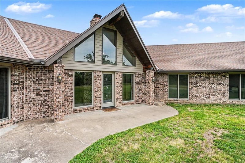 2946 204th St, Trimble, MO 64492