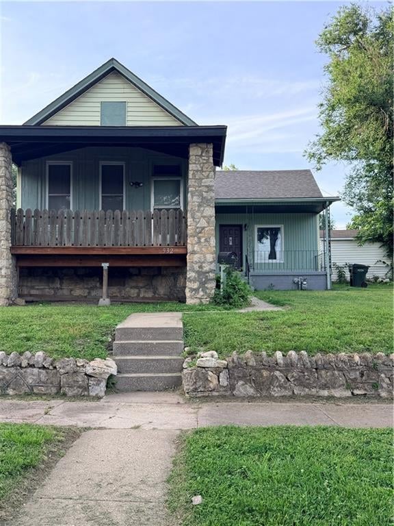 932 Dakota St, Leavenworth, KS 66048