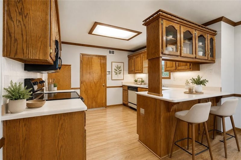 102 W Sierra Dr, Raymore, MO 64083