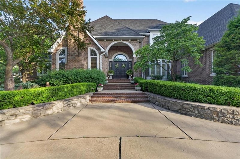 11329 121st Ter, Overland Park, KS 66213