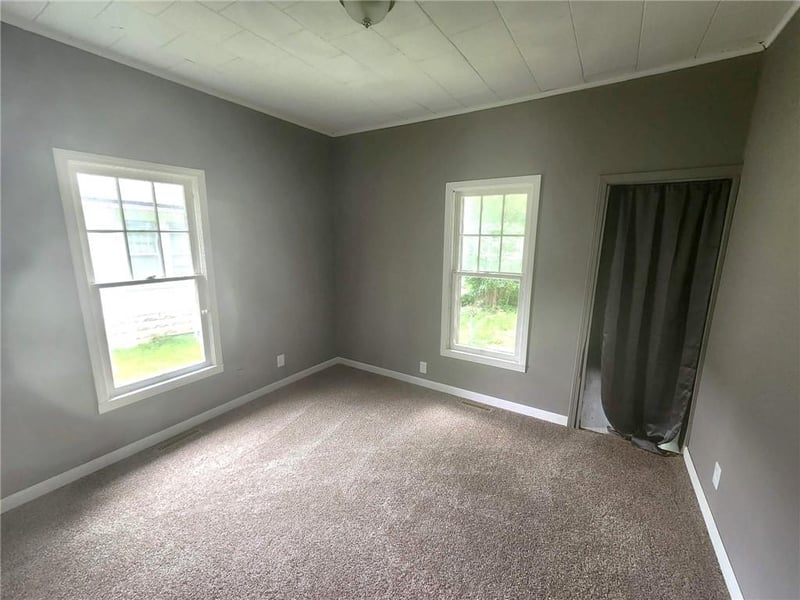 305 Forest St, Girard, KS 66743