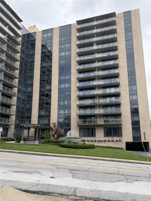 4545 Wornall Rd #807, Kansas City, MO 64111