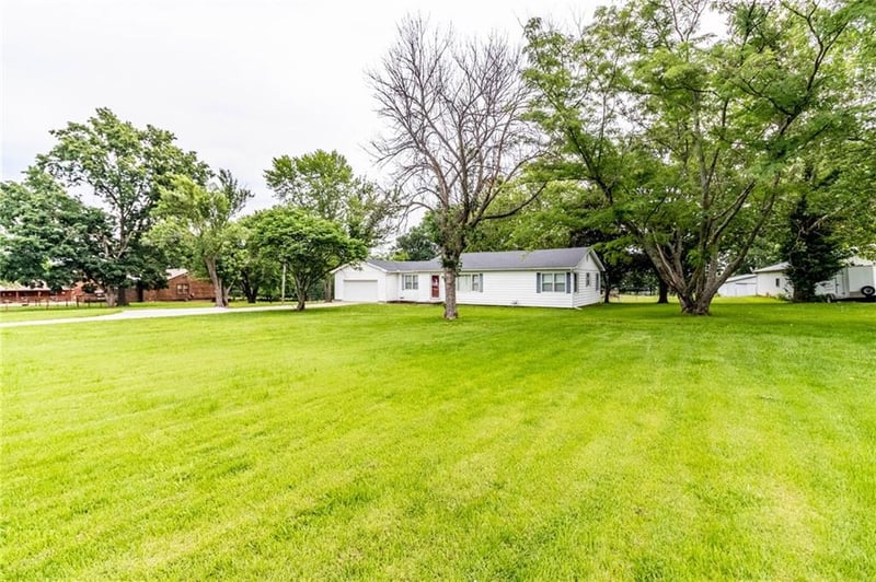 237 21 Rd, Warrensburg, MO 64093