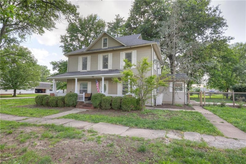 235 Minnesota Ave, Columbus, KS 66725