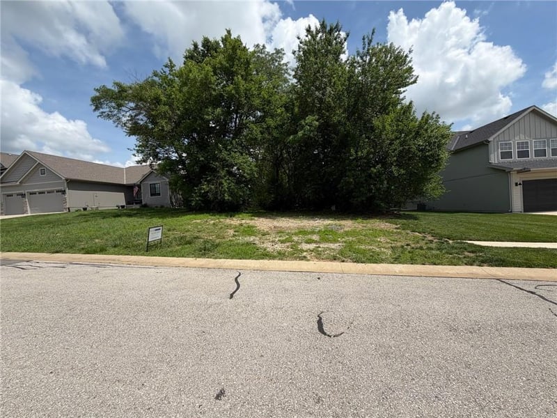1104 12 Ter, Louisburg, KS 66053