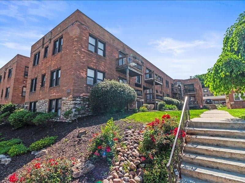 4542 Jarboe St #4, Kansas City, MO 64111