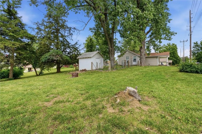 404 Salem Rd, Excelsior Springs, MO 64024