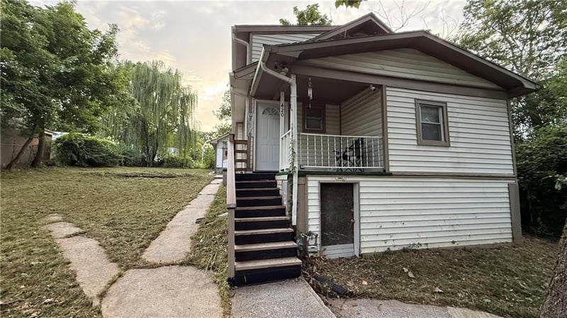 420 Farley Ter, Independence, MO 64053