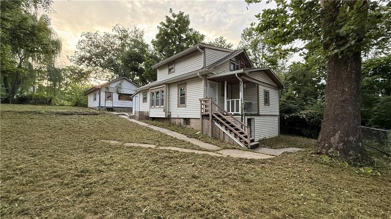 420 Farley Ter, Independence, MO 64053