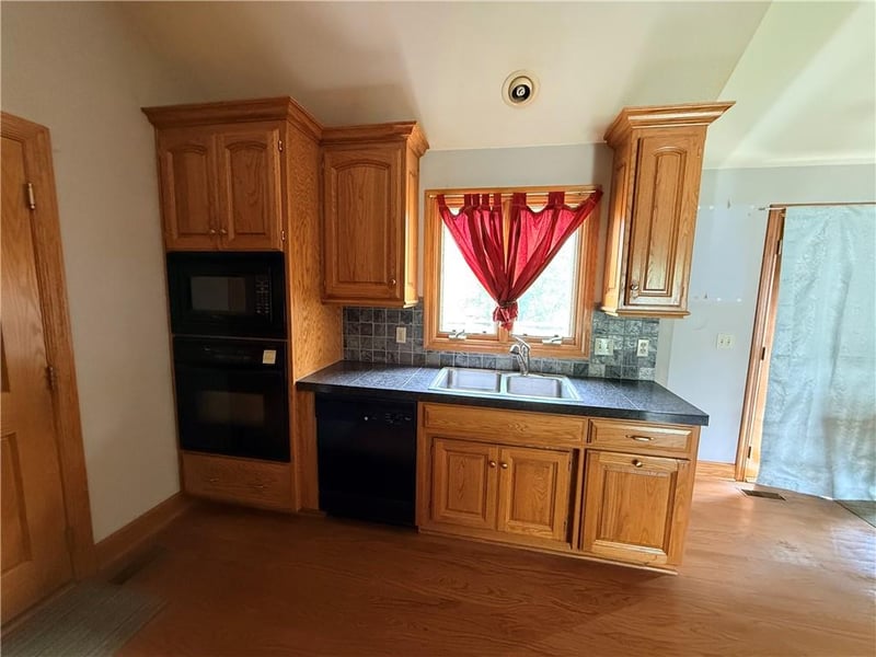 3333 85th Pl, Kansas City, KS 66109