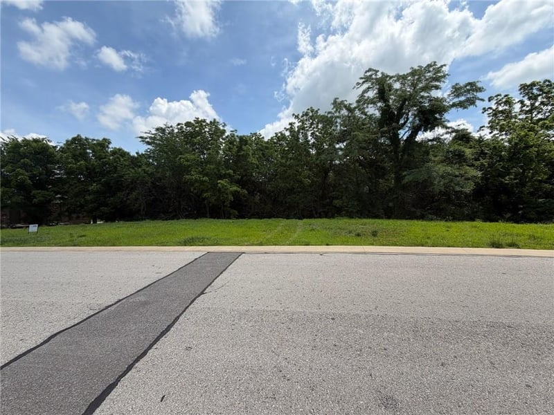1219 Neil Dr, Louisburg, KS 66053