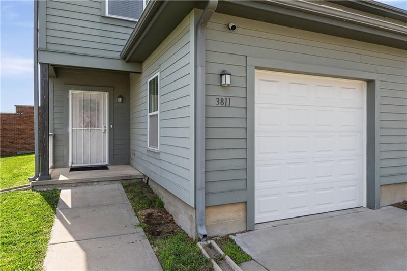 3811 Euclid Ave, Kansas City, MO 64109