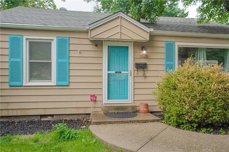 7628 Foster St, Overland Park, KS 66204