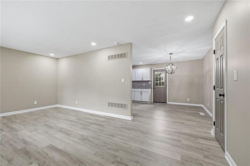 6725 Montana Ct, Kansas City, KS 66111