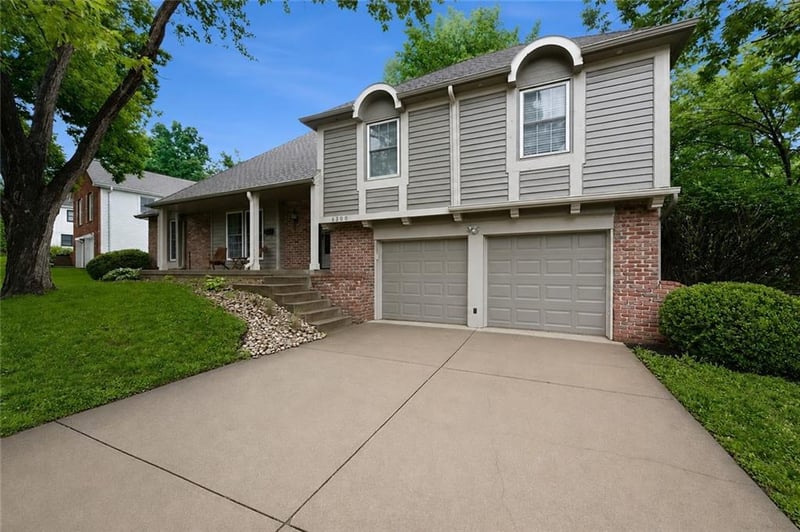 6300 W 101st Ter, Overland Park, KS 66212