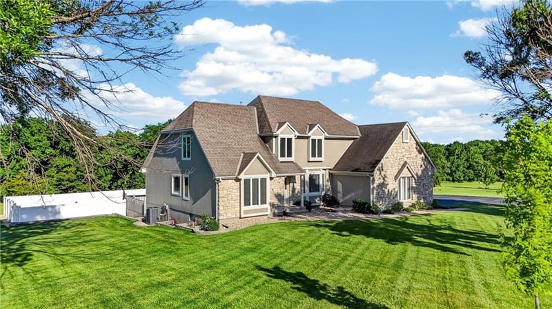 2018 Lexington Rd, Pleasant Hill, MO 64080