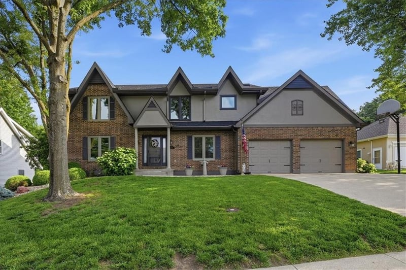 1208 Tanglewood St, Leavenworth, KS 66048