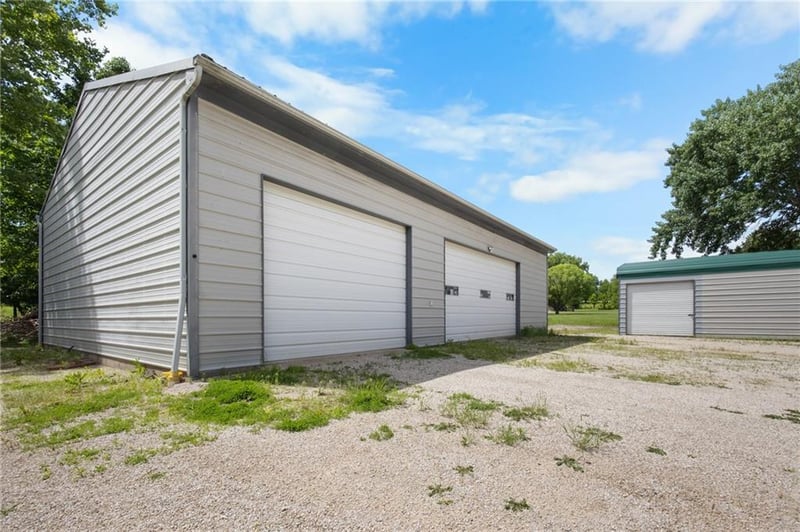 22898 Valley Rd, Lacygne, KS 66040