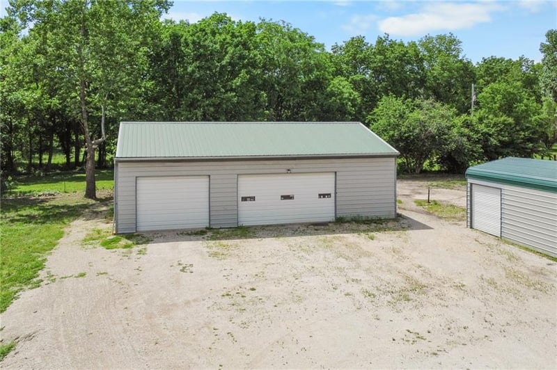 22898 Valley Rd, Lacygne, KS 66040