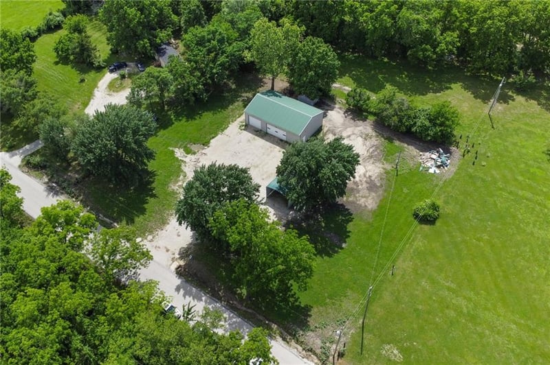 22898 Valley Rd, Lacygne, KS 66040