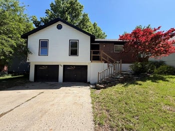917 NE 108th Ter, Kansas City, MO 64155