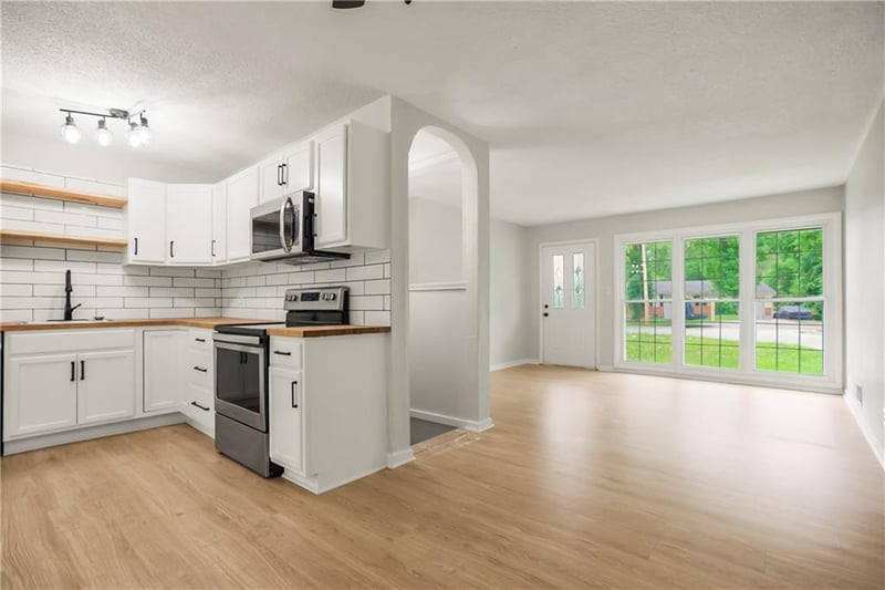4742 Norton Cir, Kansas City, MO 64130