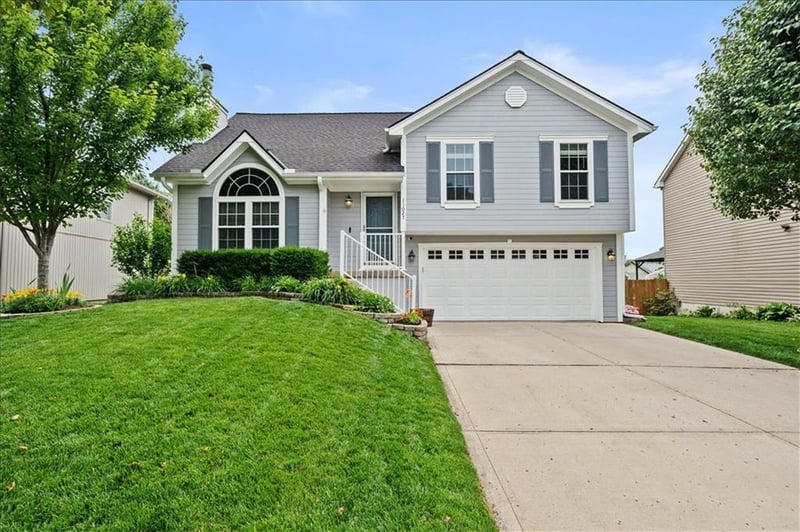11027 Mckinley Ave, Kansas City, MO 64157