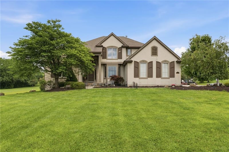 17317 Wheatland Dr, Belton, MO 64012