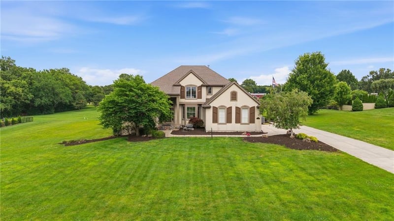 17317 Wheatland Dr, Belton, MO 64012