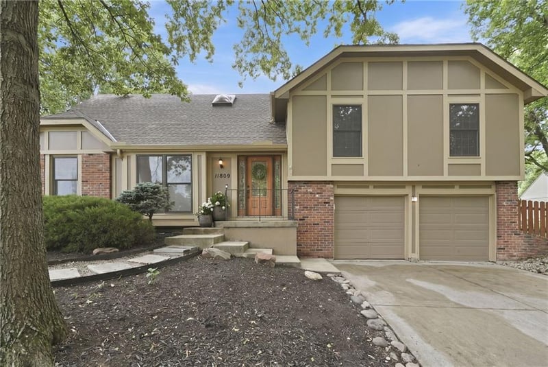 11809 Rosehill Rd, Overland Park, KS 66210