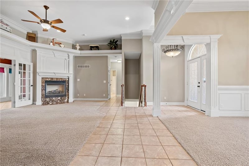 1709 Cambridge Cir, Kearney, MO 64060
