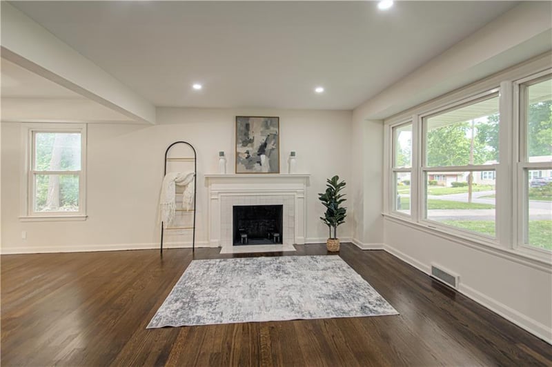 8111 Ward Parkway Pz, Kansas City, MO 64114