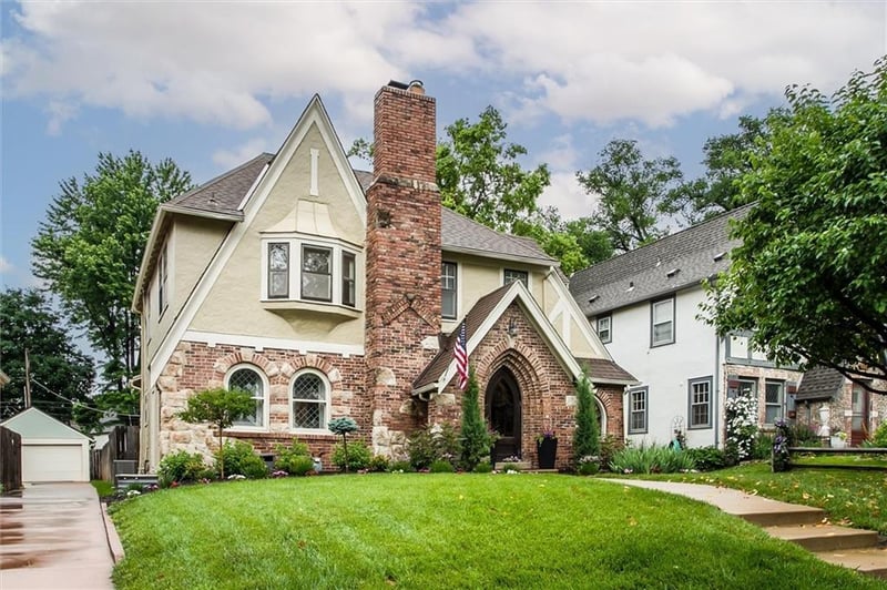 646 70th Ter, Kansas City, MO 64113